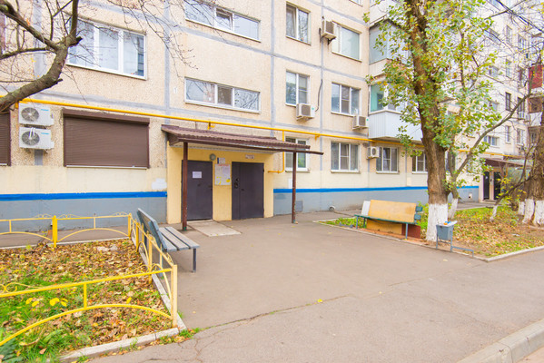 Продам трехкомнатную (3-комн.) квартиру, Волкова ул, 4к2, Ростов-на-Дону г