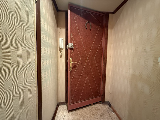 Продам трехкомнатную (3-комн.) квартиру, Мира ул, 70кб, Пермь г