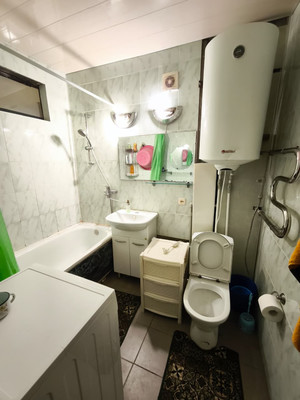 Продам двухкомнатную (2-комн.) квартиру, 2, Сосновый п