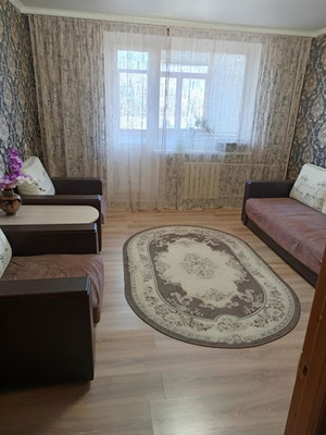 Продам трехкомнатную (3-комн.) квартиру, Гагарина ул, 1, Волгодонск г