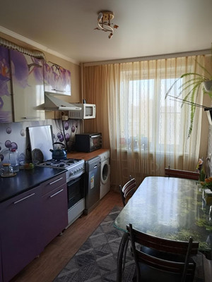 Продам трехкомнатную (3-комн.) квартиру, Гагарина ул, 1, Волгодонск г