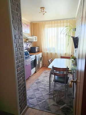 Продам трехкомнатную (3-комн.) квартиру, Гагарина ул, 1, Волгодонск г