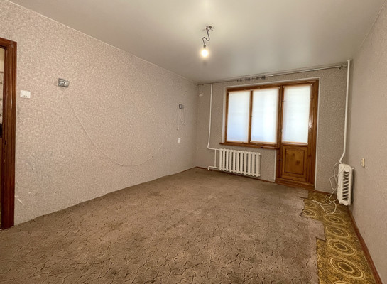 Продам трехкомнатную (3-комн.) квартиру, Молодежная ул, 11, Волгодонск г