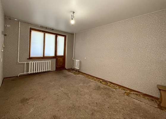 Продам трехкомнатную (3-комн.) квартиру, Молодежная ул, 11, Волгодонск г