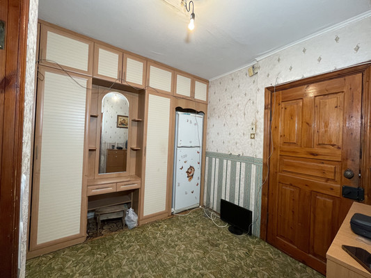 Продам трехкомнатную (3-комн.) квартиру, Молодежная ул, 11, Волгодонск г