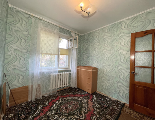 Продам трехкомнатную (3-комн.) квартиру, Молодежная ул, 11, Волгодонск г