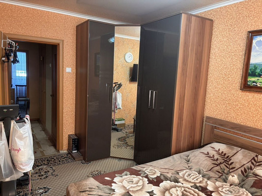 Продам трехкомнатную (3-комн.) квартиру, Ленинградская ул, 30, Волгодонск г