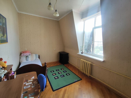 Продам многокомнатную квартиру, Черникова ул, 32, Волгодонск г