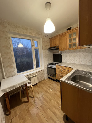 Продам двухкомнатную (2-комн.) квартиру, Днепропетровская ул, 5к3, Москва г