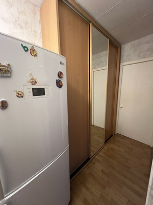 Продам двухкомнатную (2-комн.) квартиру, Днепропетровская ул, 5к3, Москва г