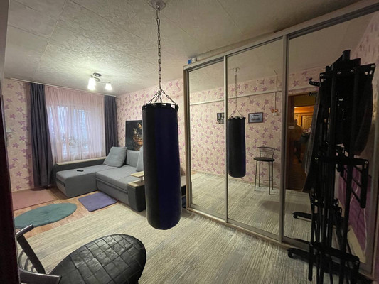 Продам двухкомнатную (2-комн.) квартиру, Связи ул, 19, Рязань г