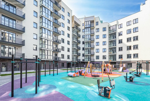 Продам двухкомнатную (2-комн.) квартиру, Октябрьская ул, 12, Калининград г