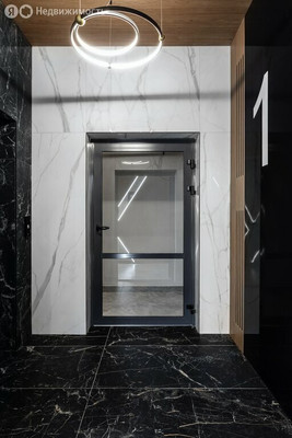 Продам двухкомнатную (2-комн.) квартиру, Октябрьская ул, 12, Калининград г