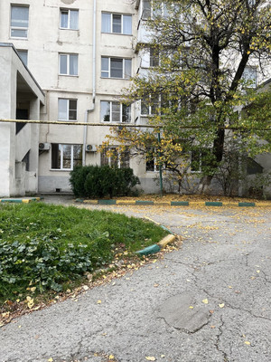 Продам трехкомнатную (3-комн.) квартиру, Свердлова ул, 16кб, Новороссийск г