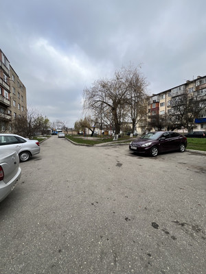 Продам двухкомнатную (2-комн.) квартиру, Мовсисяна ул, 5, Нальчик г