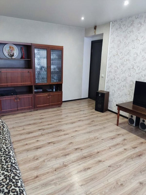 Продам многокомнатную квартиру, У.Громовой ул, 12, Калининград г