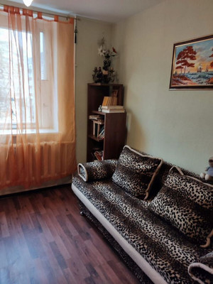 Продам многокомнатную квартиру, У.Громовой ул, 12, Калининград г