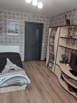 Продам многокомнатную квартиру, У.Громовой ул, 12, Калининград г