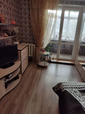 Продам многокомнатную квартиру, У.Громовой ул, 12, Калининград г