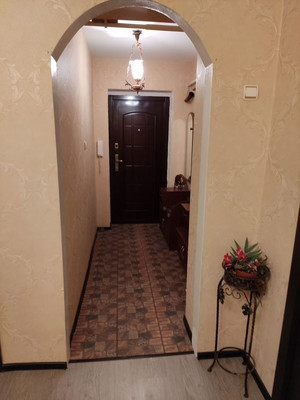 Продам многокомнатную квартиру, У.Громовой ул, 12, Калининград г