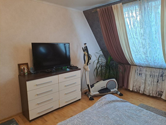 Продам многокомнатную квартиру, Весенняя ул, 1, Васильково п