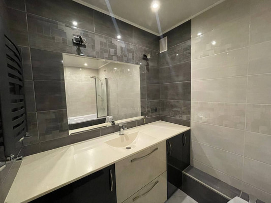 Продам многокомнатную квартиру, Весенняя ул, 1, Васильково п