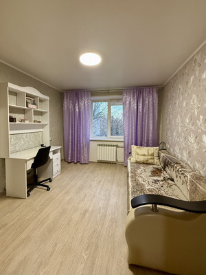 Продам двухкомнатную (2-комн.) квартиру, Строителей пр-кт, 7А, Волгодонск г