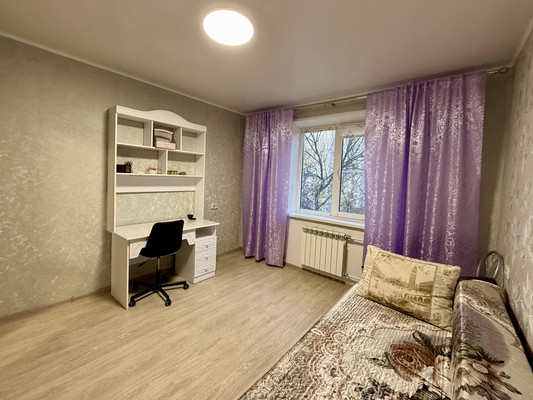 Продам двухкомнатную (2-комн.) квартиру, Строителей пр-кт, 7А, Волгодонск г