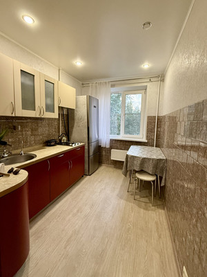 Продам двухкомнатную (2-комн.) квартиру, Строителей пр-кт, 7А, Волгодонск г