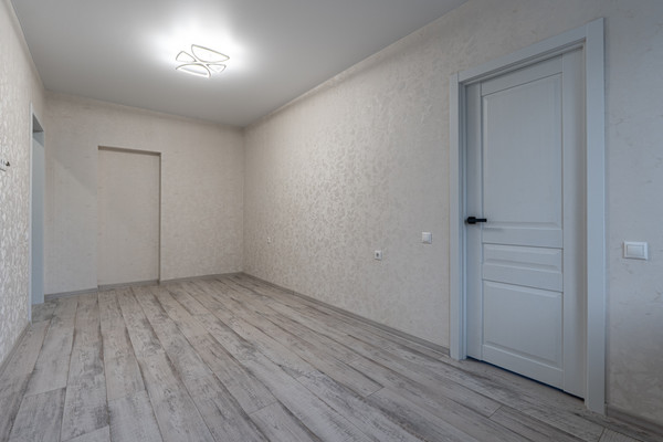 Продам двухкомнатную (2-комн.) квартиру, Гагарина ул, 10, Казань г