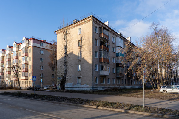 Продам двухкомнатную (2-комн.) квартиру, Гагарина ул, 10, Казань г