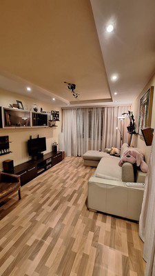 Продам трехкомнатную (3-комн.) квартиру, Кольский пр-кт, 70, Мурманск г