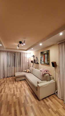 Продам трехкомнатную (3-комн.) квартиру, Кольский пр-кт, 70, Мурманск г