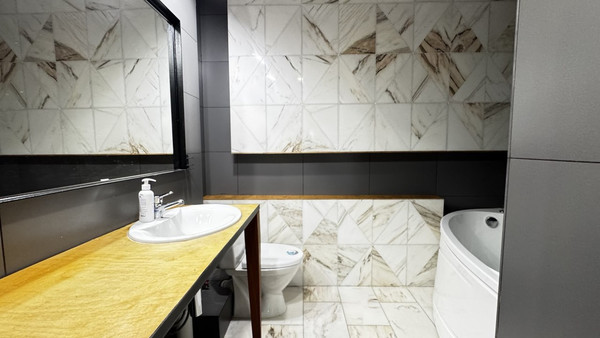 Продам двухкомнатную (2-комн.) квартиру, Юрия Тена проезд, 27, Иркутск г