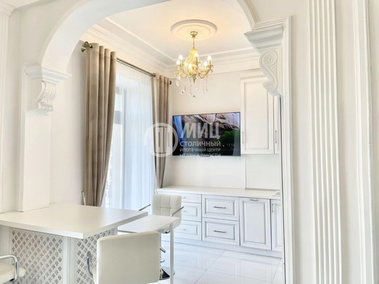 Продам двухкомнатную (2-комн.) квартиру, Большая Садовая ул, 1, Москва г