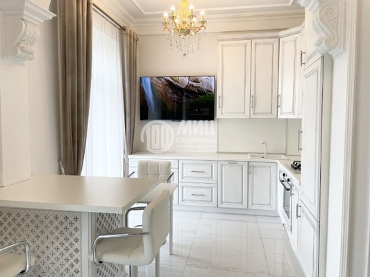 Продам двухкомнатную (2-комн.) квартиру, Большая Садовая ул, 1, Москва г