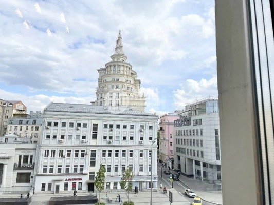 Продам двухкомнатную (2-комн.) квартиру, Большая Садовая ул, 1, Москва г