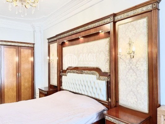 Продам двухкомнатную (2-комн.) квартиру, Большая Садовая ул, 1, Москва г