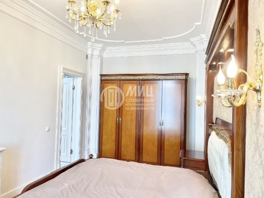 Продам двухкомнатную (2-комн.) квартиру, Большая Садовая ул, 1, Москва г