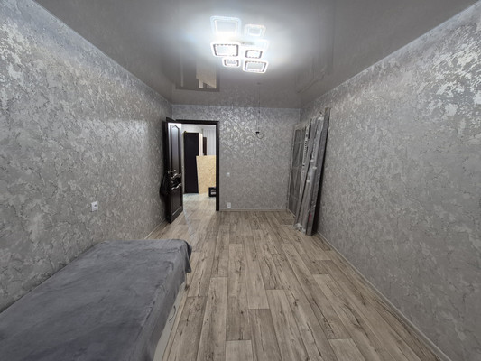 Продам двухкомнатную (2-комн.) квартиру, Ленинградский пр-кт, 100, Нижний Тагил г