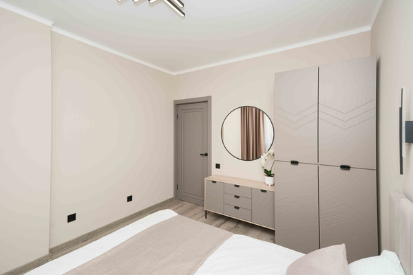 Продам однокомнатную (1-комн.) квартиру, им. Героя Ростовского ул, 8к4, Краснодар г