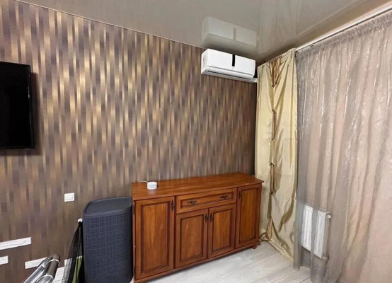 Продам однокомнатную (1-комн.) квартиру, Трубаченко ул, 16д, Симферополь г