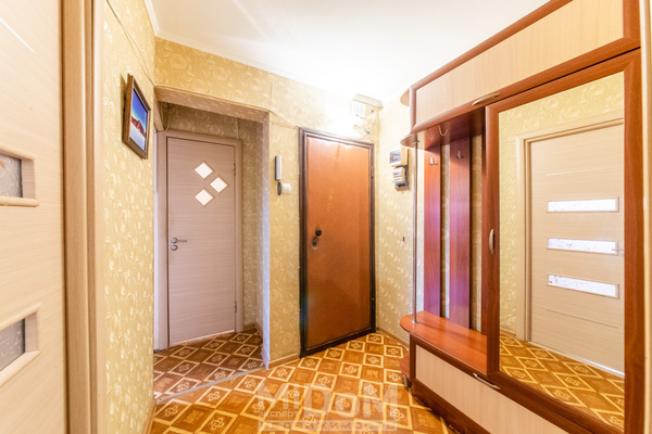 Продам двухкомнатную (2-комн.) квартиру, Карпинского ул, 38к7, Санкт-Петербург г