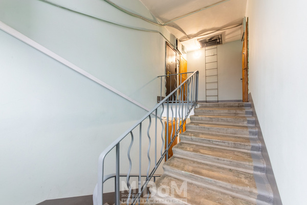 Продам двухкомнатную (2-комн.) квартиру, Карпинского ул, 38к7, Санкт-Петербург г