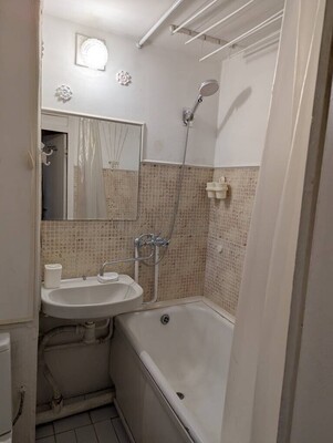 Продам однокомнатную (1-комн.) квартиру, Красного Маяка ул, 11к1, Москва г