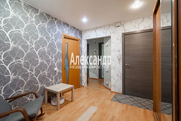 Продам трехкомнатную (3-комн.) квартиру, Брюсовская ул, 5к2, Санкт-Петербург г