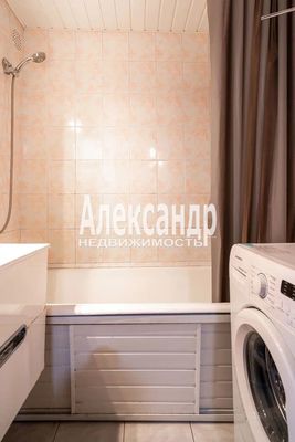 Продам трехкомнатную (3-комн.) квартиру, Брюсовская ул, 5к2, Санкт-Петербург г