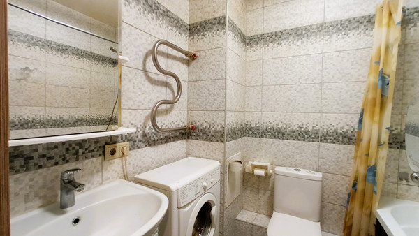 Продам однокомнатную (1-комн.) квартиру, Шувалова ул, 10/18, Мурино п