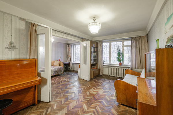 Продам трехкомнатную (3-комн.) квартиру, Новоизмайловский пр-кт, 13, Санкт-Петербург г