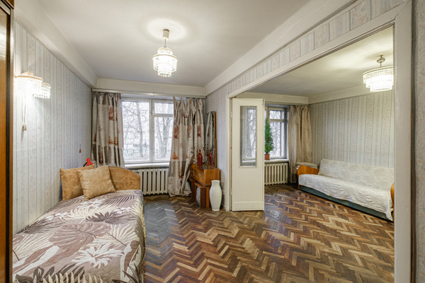 Продам трехкомнатную (3-комн.) квартиру, Новоизмайловский пр-кт, 13, Санкт-Петербург г